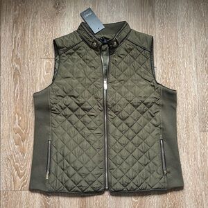 New! Jones New York dark loden green quilted vest, Large